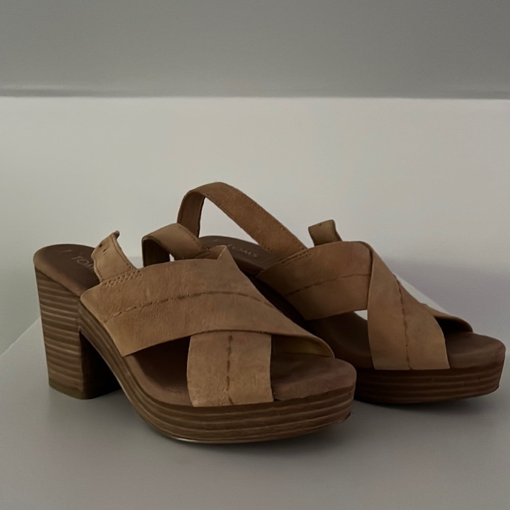 NWT Tom’s Platform Heel Sandals